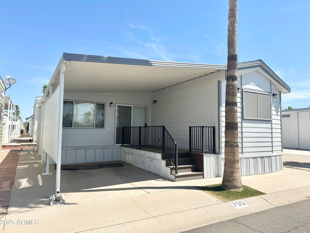 755 S DIAMOND Drive, Apache Junction, AZ 85119