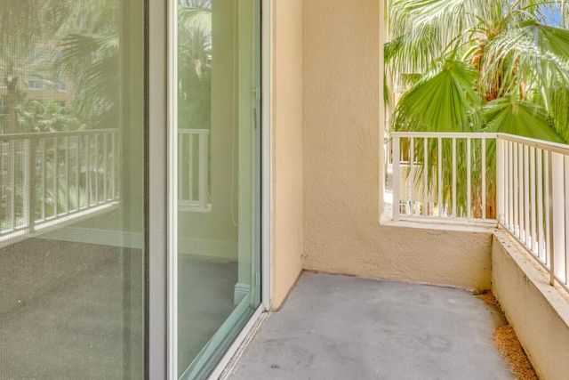 700 E Boynton Beach Boulevard 407, Boynton Beach, FL 33435