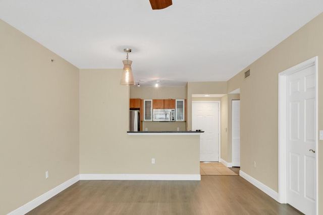 700 E Boynton Beach Boulevard 407, Boynton Beach, FL 33435