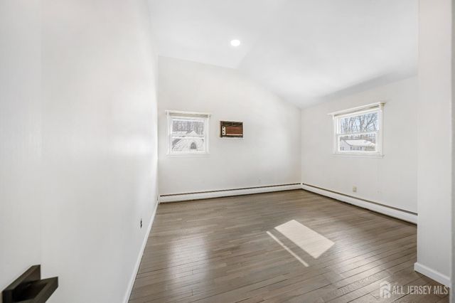 46 Taylor Terrace, Colonia, NJ 07067