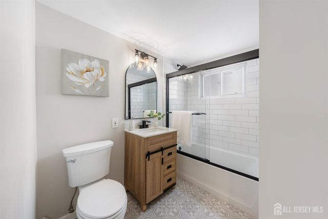 46 Taylor Terrace, Colonia, NJ 07067