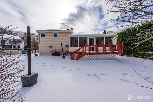 46 Taylor Terrace, Colonia, NJ 07067