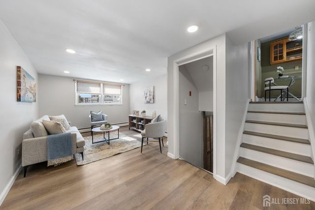 46 Taylor Terrace, Colonia, NJ 07067