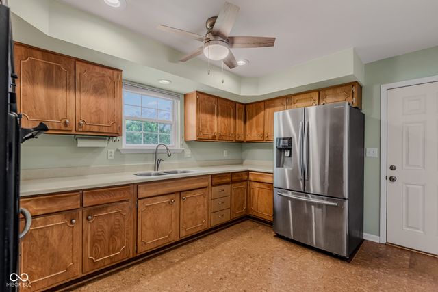 1010 Driftwood Avenue, Columbus, IN 47203