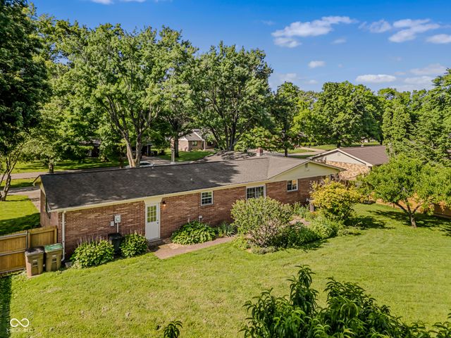 1010 Driftwood Avenue, Columbus, IN 47203