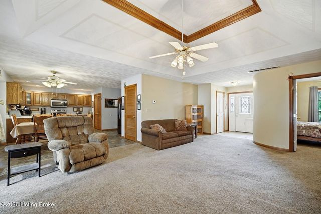 711 Highland Springs Dr, Mt Washington, KY 40047