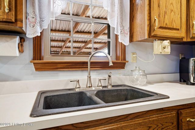 711 Highland Springs Dr, Mt Washington, KY 40047