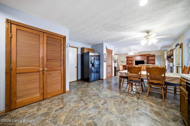 711 Highland Springs Dr, Mt Washington, KY 40047