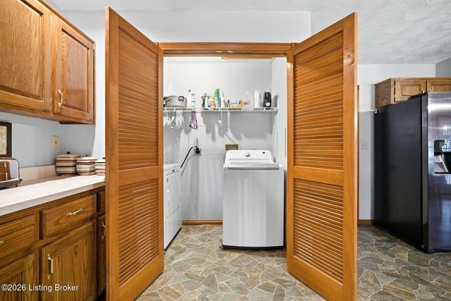 711 Highland Springs Dr, Mt Washington, KY 40047