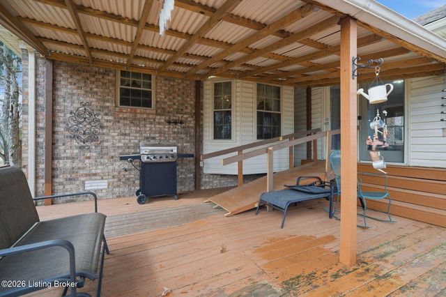 711 Highland Springs Dr, Mt Washington, KY 40047