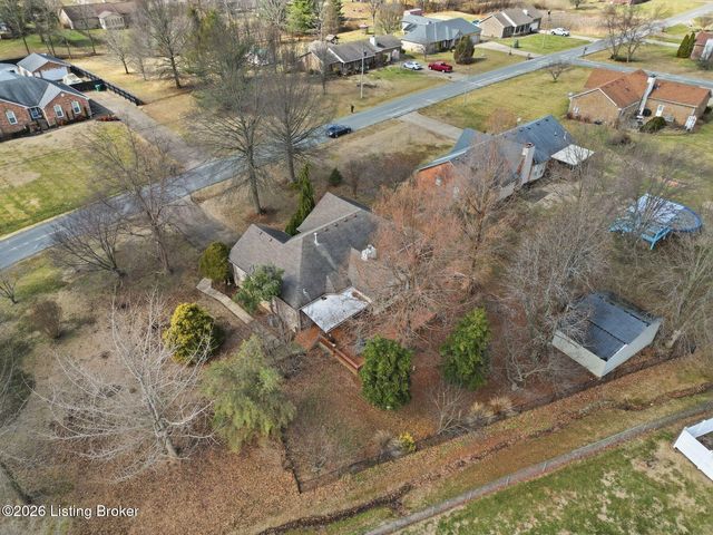 711 Highland Springs Dr, Mt Washington, KY 40047