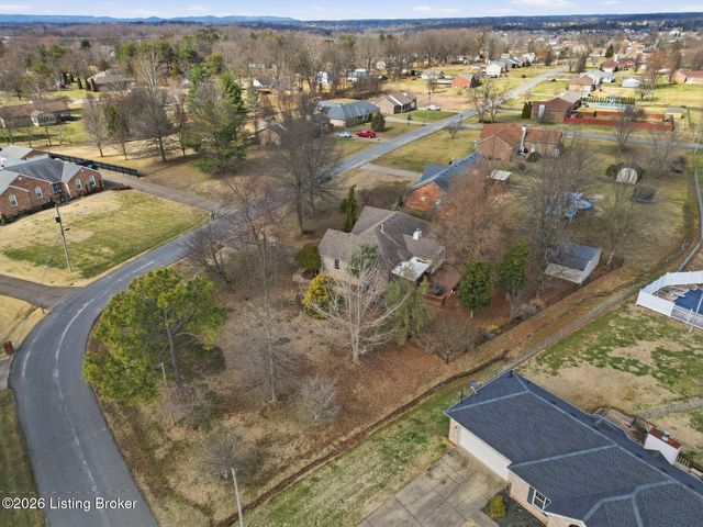 711 Highland Springs Dr, Mt Washington, KY 40047