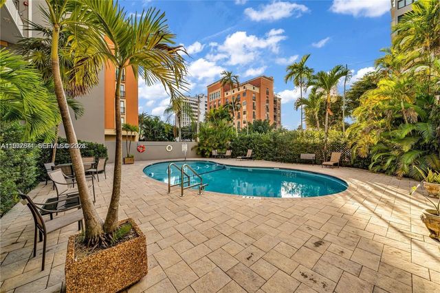 650 Coral Way 206, Coral Gables, FL 33134