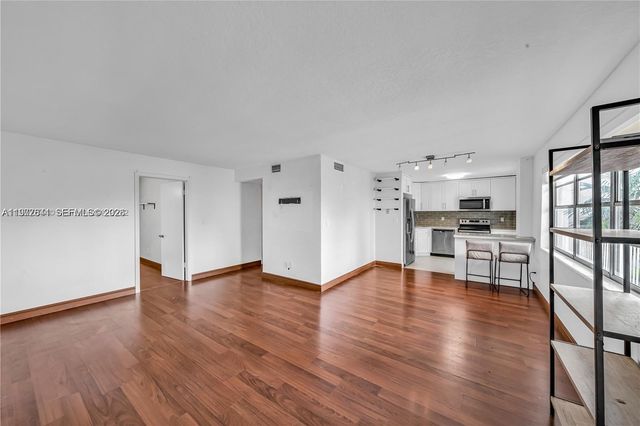 650 Coral Way 206, Coral Gables, FL 33134