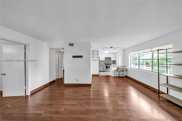 650 Coral Way 206, Coral Gables, FL 33134