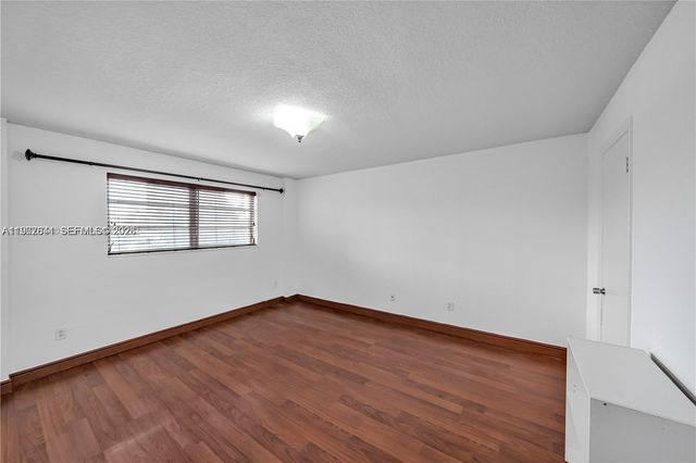 650 Coral Way 206, Coral Gables, FL 33134