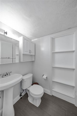 650 Coral Way 206, Coral Gables, FL 33134