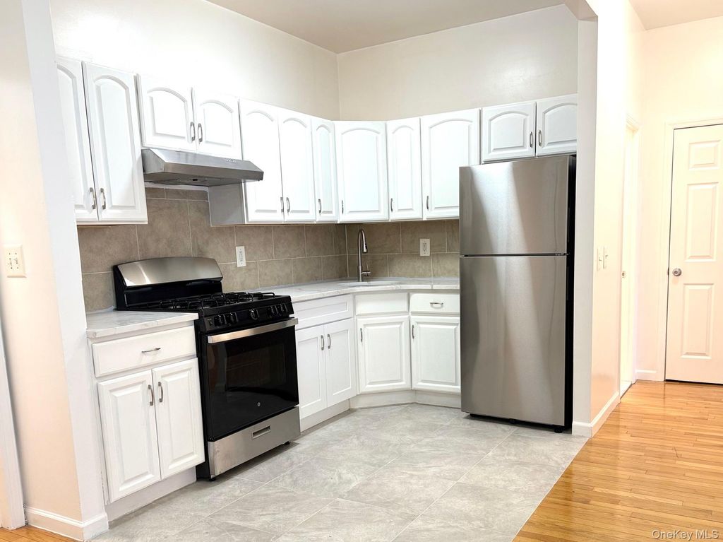 235 Starr Street 1R, Brooklyn, NY 11237