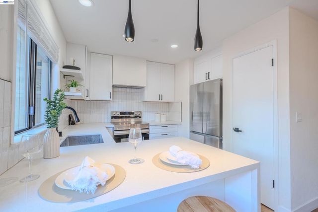 6151 Joaquin Murieta Ave D, Newark, CA 94560