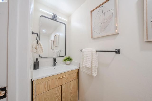 6151 Joaquin Murieta Ave D, Newark, CA 94560