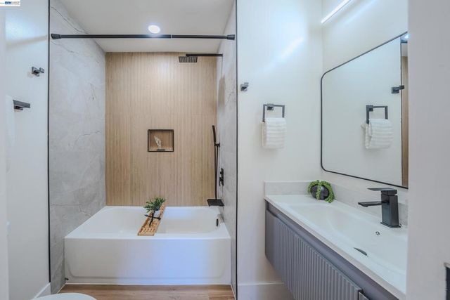 6151 Joaquin Murieta Ave D, Newark, CA 94560