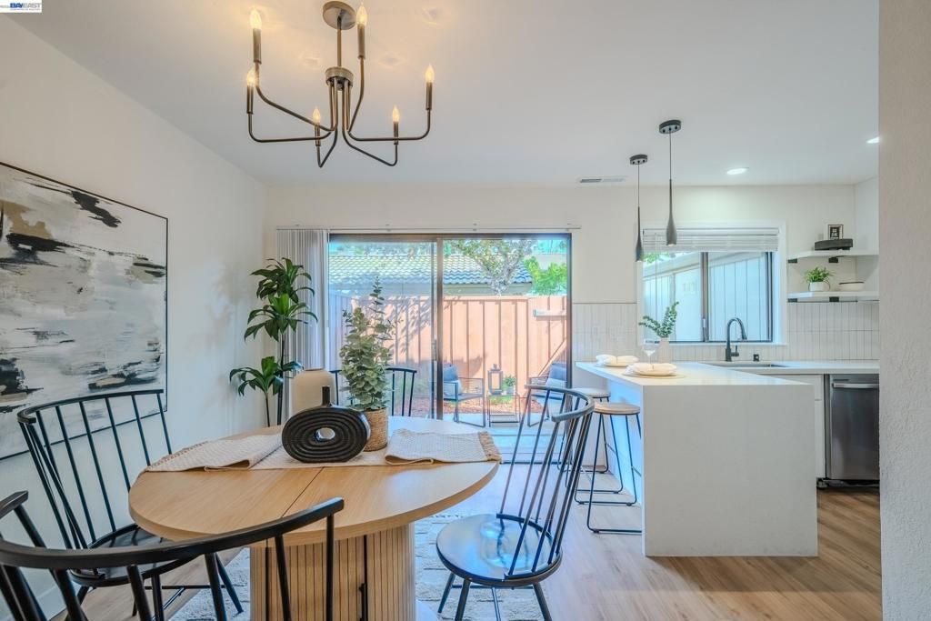 Image 12 of property listing at 6151 Joaquin Murieta Ave D, Newark, CA 94560