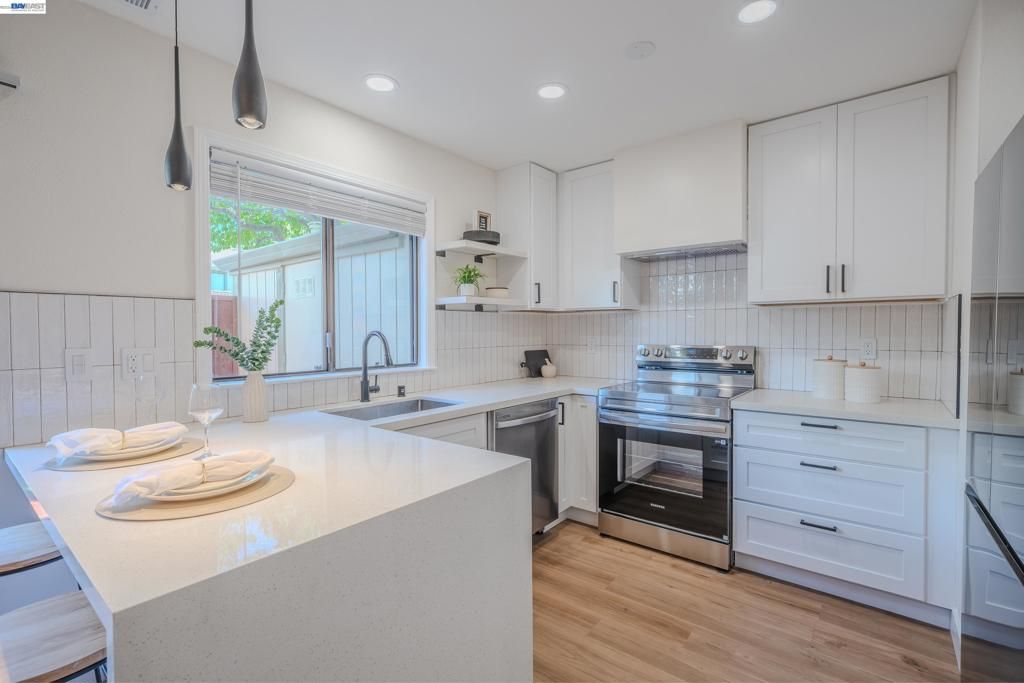 Image 15 of property listing at 6151 Joaquin Murieta Ave D, Newark, CA 94560