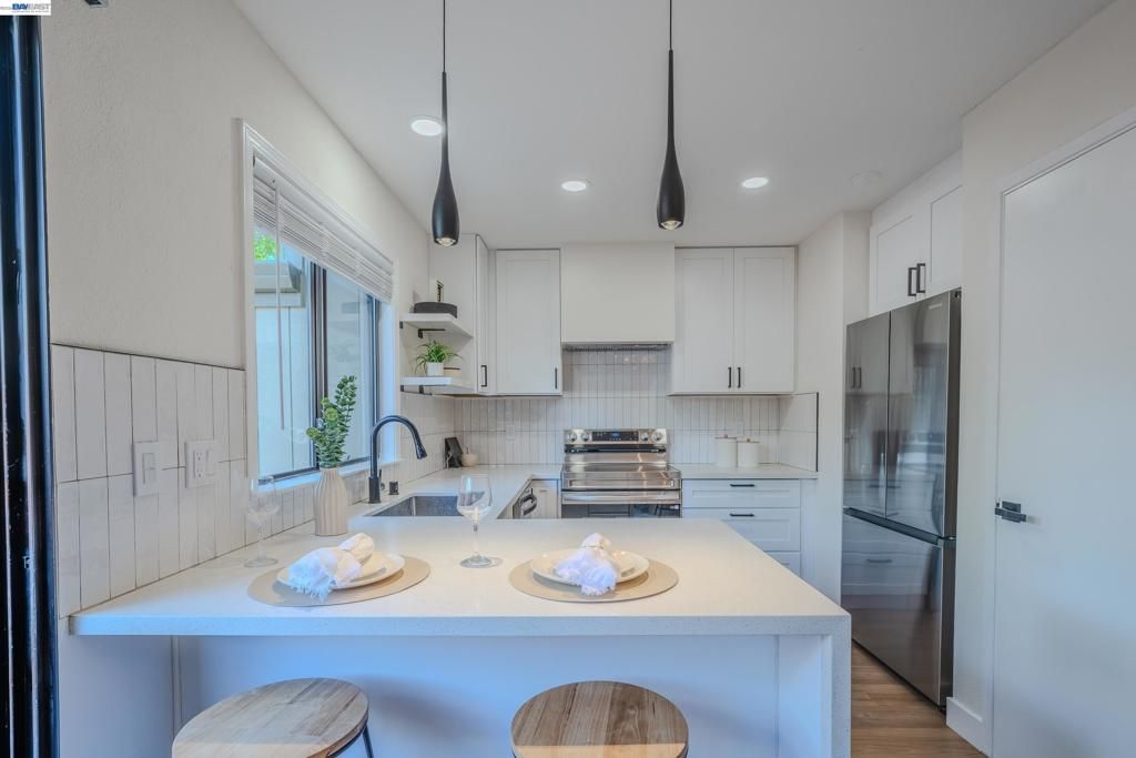 Image 16 of property listing at 6151 Joaquin Murieta Ave D, Newark, CA 94560