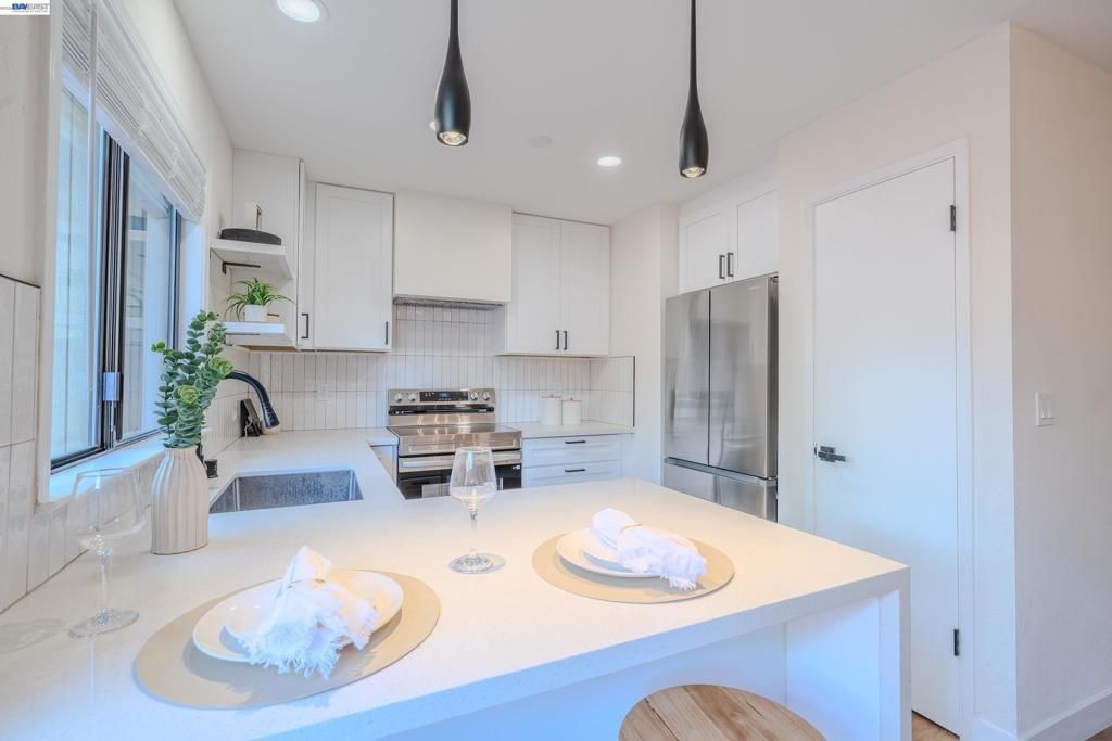 Image 17 of property listing at 6151 Joaquin Murieta Ave D, Newark, CA 94560