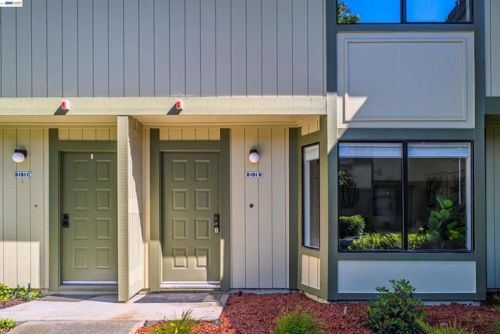 Image 2 of property listing at 6151 Joaquin Murieta Ave D, Newark, CA 94560