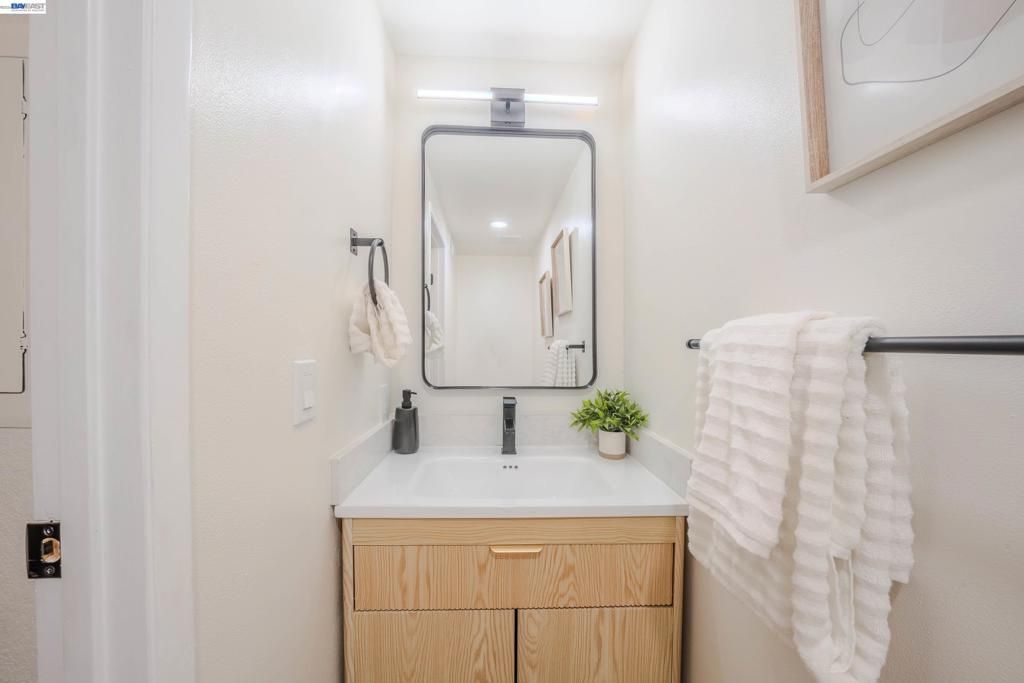 Image 20 of property listing at 6151 Joaquin Murieta Ave D, Newark, CA 94560