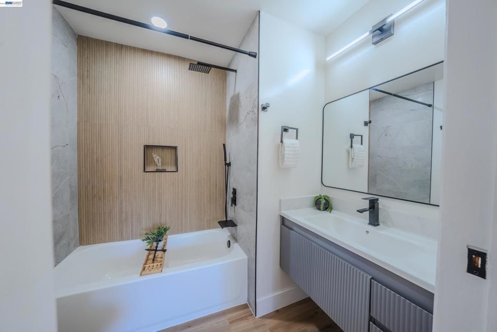 Image 31 of property listing at 6151 Joaquin Murieta Ave D, Newark, CA 94560