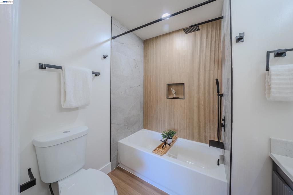 Image 33 of property listing at 6151 Joaquin Murieta Ave D, Newark, CA 94560