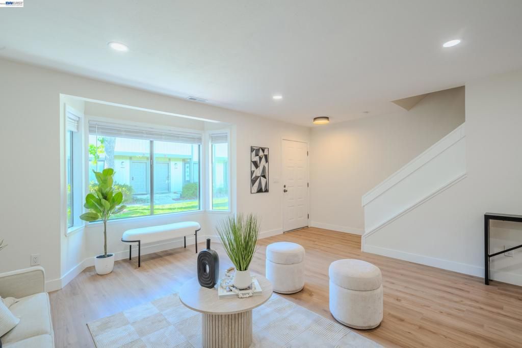 Image 8 of property listing at 6151 Joaquin Murieta Ave D, Newark, CA 94560