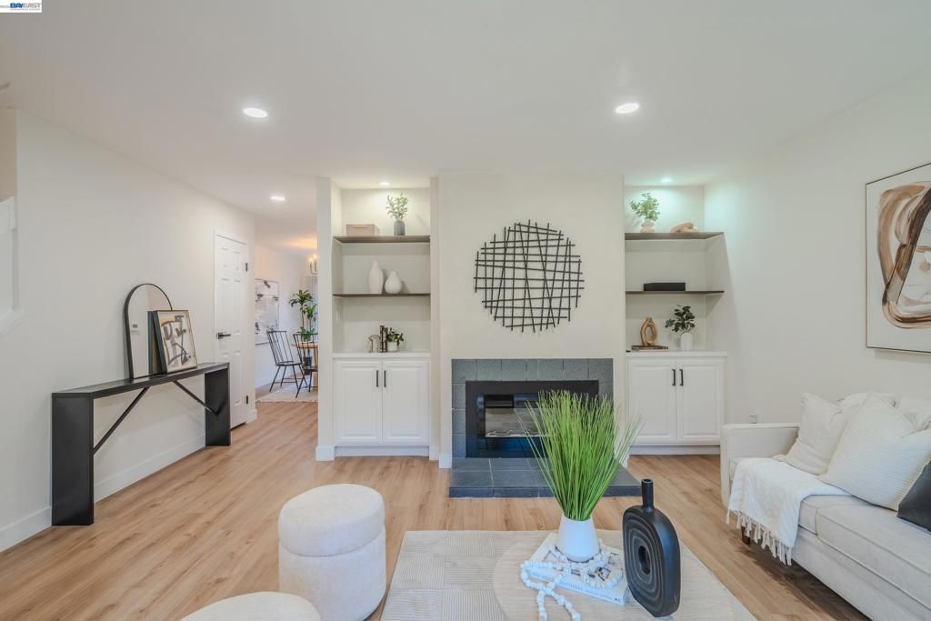 Image 9 of property listing at 6151 Joaquin Murieta Ave D, Newark, CA 94560