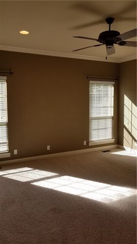 6136 W Knoll View Way, Rogers, AR 72758
