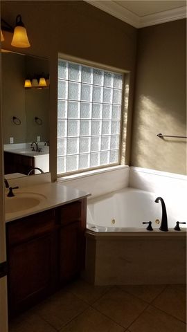 6136 W Knoll View Way, Rogers, AR 72758