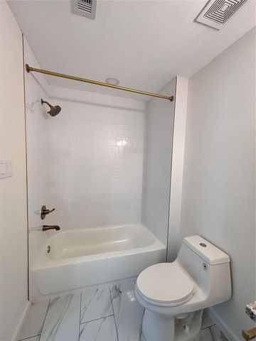 9913 Porto Rico Road B, Houston, TX 77041