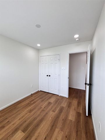 9913 Porto Rico Road B, Houston, TX 77041