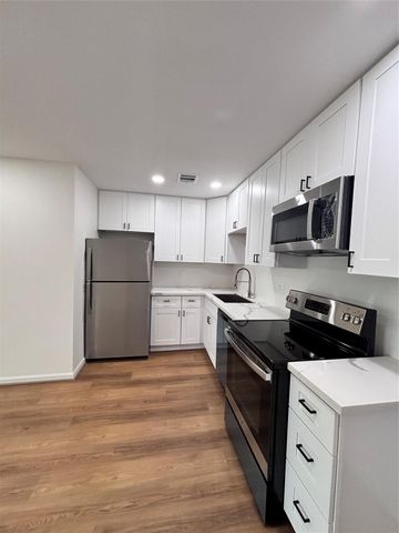 9913 Porto Rico Road B, Houston, TX 77041