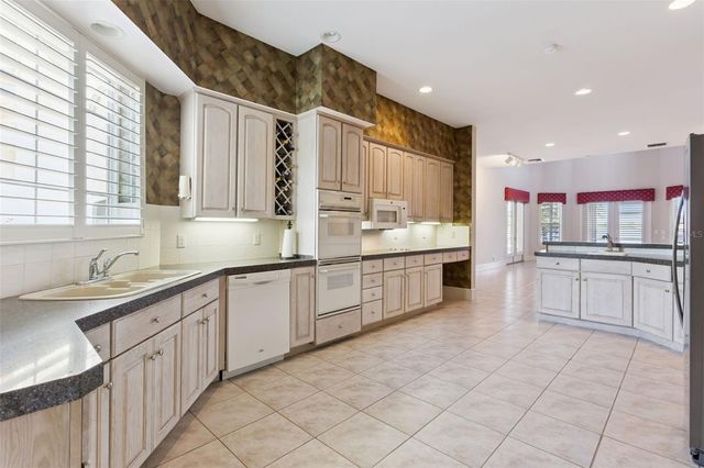 1901 EDGEWATER DRIVE, Mount Dora, FL 32757