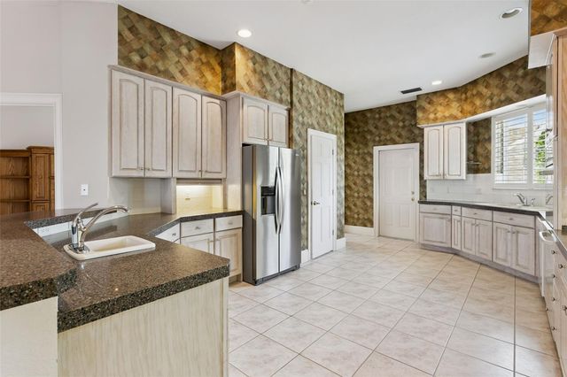 1901 EDGEWATER DRIVE, Mount Dora, FL 32757