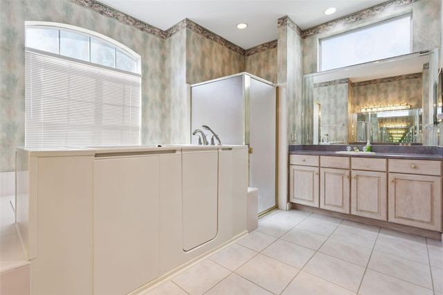 1901 EDGEWATER DRIVE, Mount Dora, FL 32757
