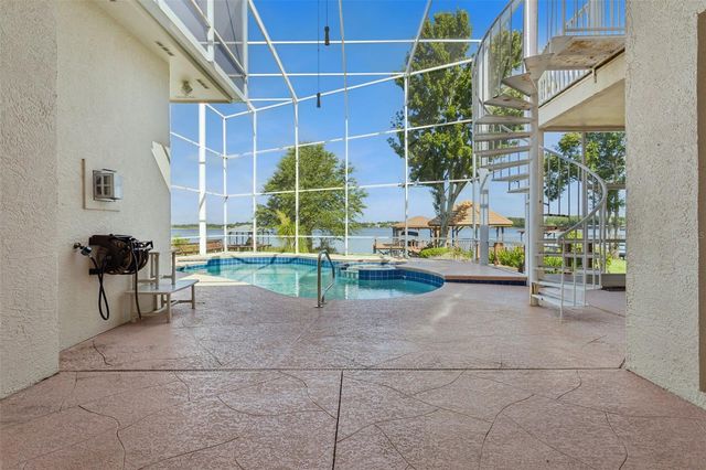 1901 EDGEWATER DRIVE, Mount Dora, FL 32757