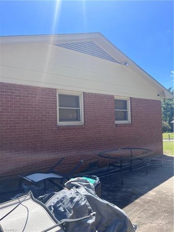 3881 Hartford Street, Winston-salem, NC 27106