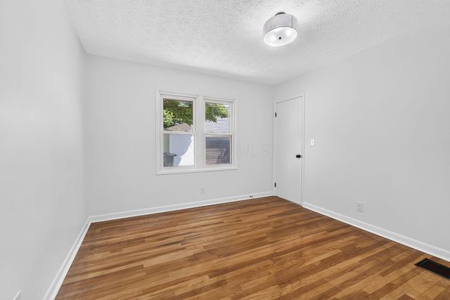 930 Pauline Avenue, Columbus, OH 43224