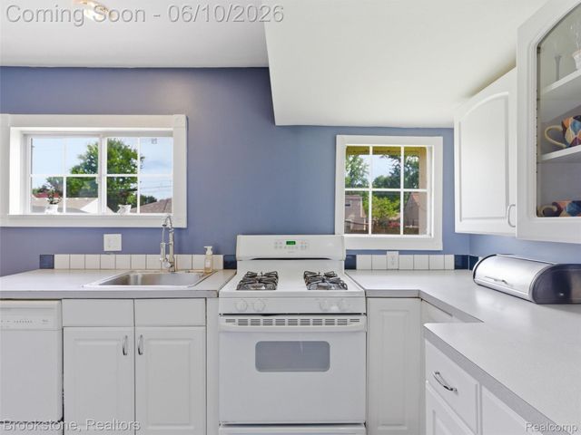 21813 Stephens Street, St. Clair Shores, MI 48080