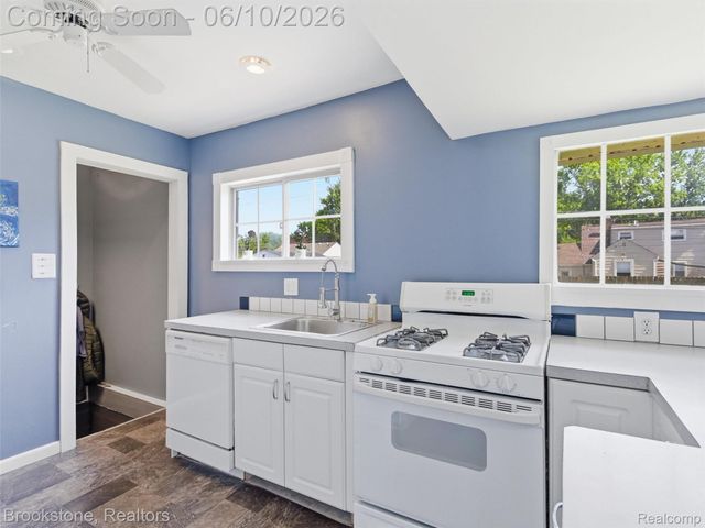 21813 Stephens Street, St. Clair Shores, MI 48080