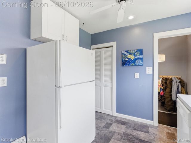 21813 Stephens Street, St. Clair Shores, MI 48080