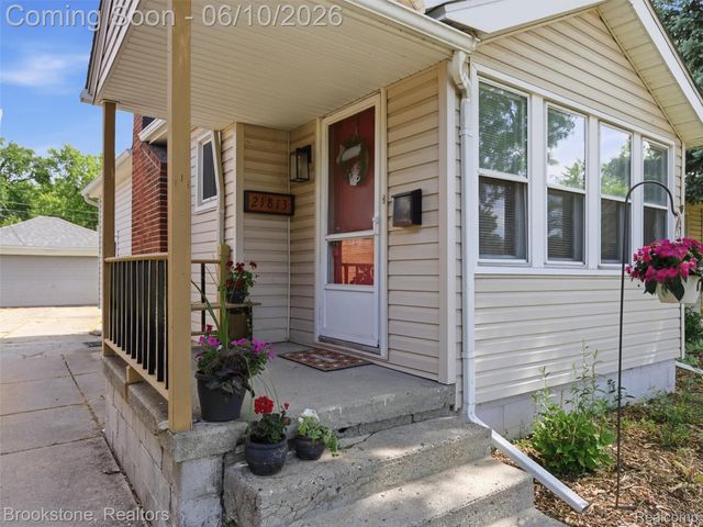 21813 Stephens Street, St. Clair Shores, MI 48080